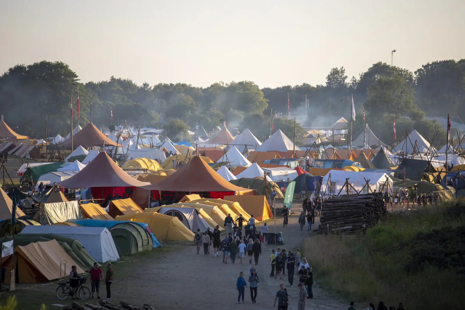 Aftenstemning på Spejdernes Lejr 2022. Foto: Christian Bundgaard/ SPEJDERNE Foto: Christian Bundgaard
